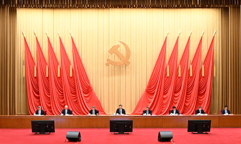 4月3日，學(xué)習(xí)貫徹習(xí)近平新時代中國特色社會主義思想主題教育工作會議在北京召開。中共中央總書記、國家主席、中央軍委主席習(xí)近平出席會議并發(fā)表重要講話。李強、趙樂際、王滬寧、蔡奇、丁薛祥、李希、韓正出席會議。